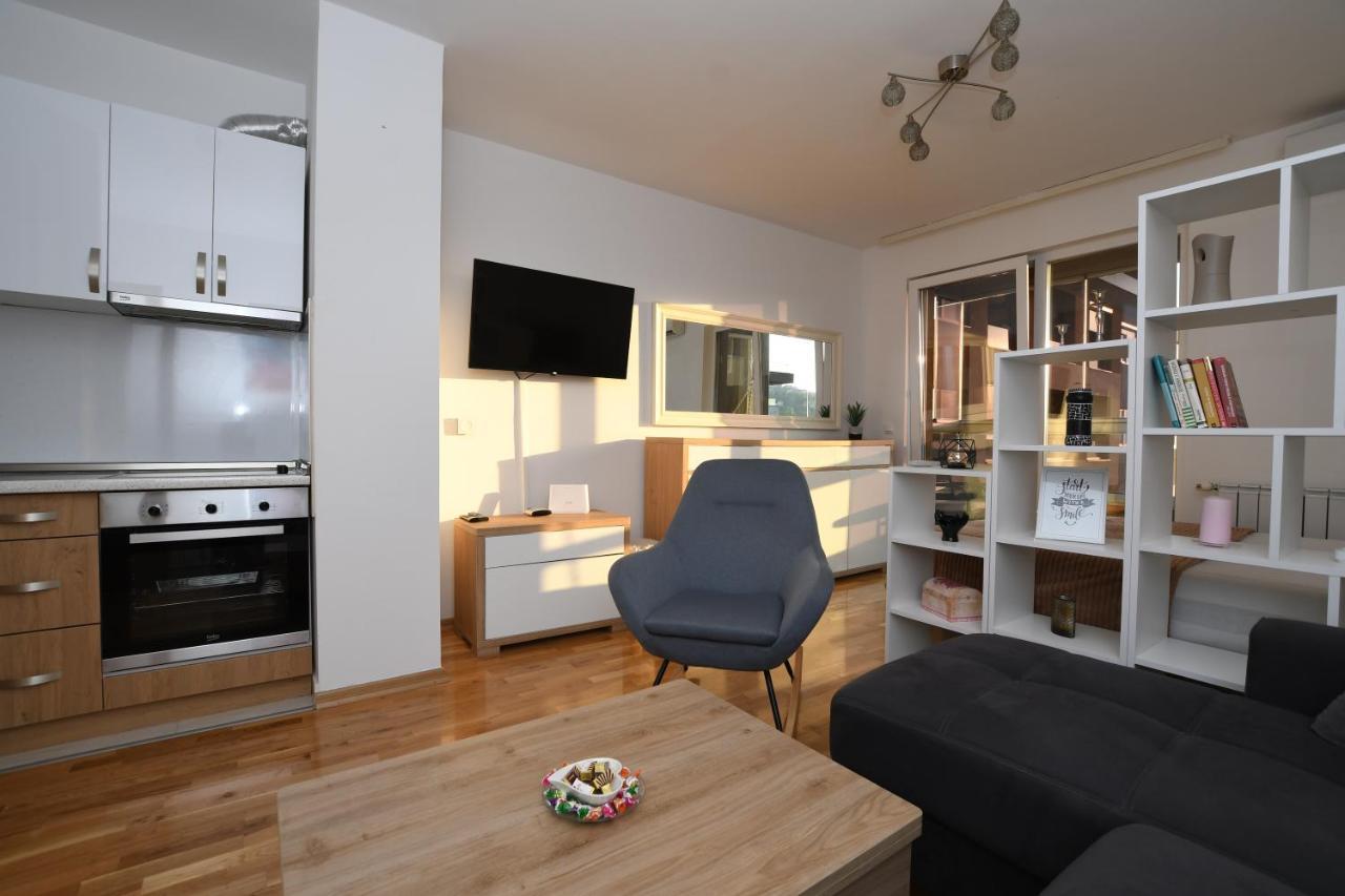 Sky Way Studio Apartment SJJ Buitenkant foto