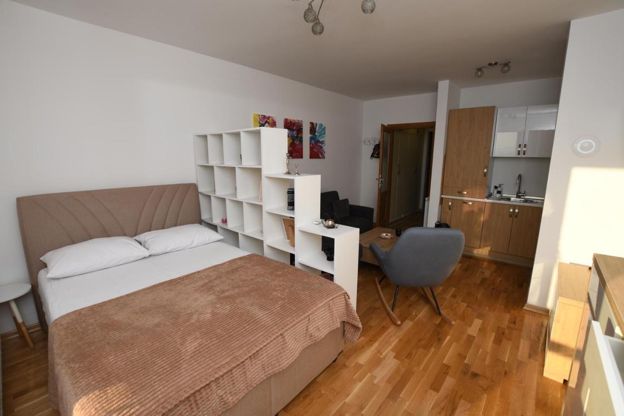 Sky Way Studio Apartment SJJ Buitenkant foto